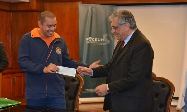 UNE recibe aporte de la Municipalidad para ganadores del concurso “Capital Incentivo” – Diario TNPRESS