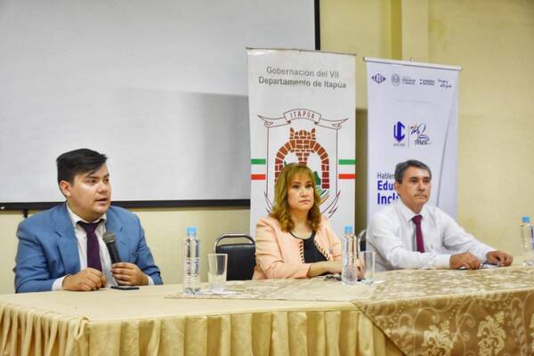 PRESENTAN OCTAVO FORO DE DOCENTES INVESTIGADORES EN LA GOBERNACIÓN DE ITAPÚA