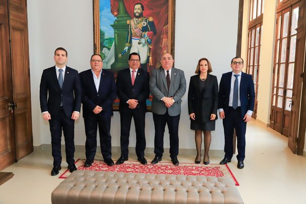 Nuevos ministros designados prosiguen reuniones dentro del proceso de transición al próximo gobierno - .::Agencia IP::.