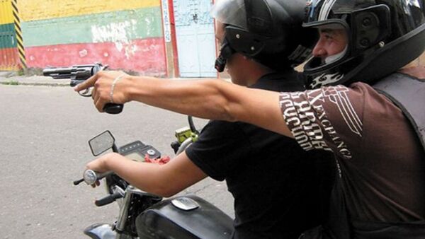 JOVEN FUE VÍCTIMA DE MOTOASALTANTES ARMADOS EN ENCARNACIÓN - Itapúa Noticias
