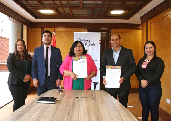 MINNA FIRMA CONVENIO DE COOPERACIÓN CON LA MUNICIPALIDAD DE SAN COSME Y DAMIÁN
