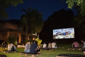 Cine al aire libre presenta este jueves “8 cuentos sobre mi hipoacusia” | Lambaré Informativo