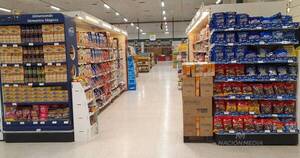 La Nación / Supermercados registran caída de ventas por auge del contrabando
