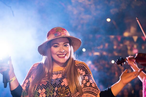 Cielito Fernández y el guitarrista argentino Luis Salinas presentan videoclip - Te Cuento Paraguay
