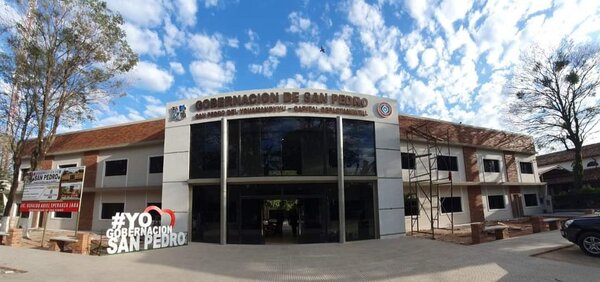 Obra ejecutada para nueva fachada de la sede del gobierno departamental se encuentra en etapa final - .::RADIO NACIONAL::.