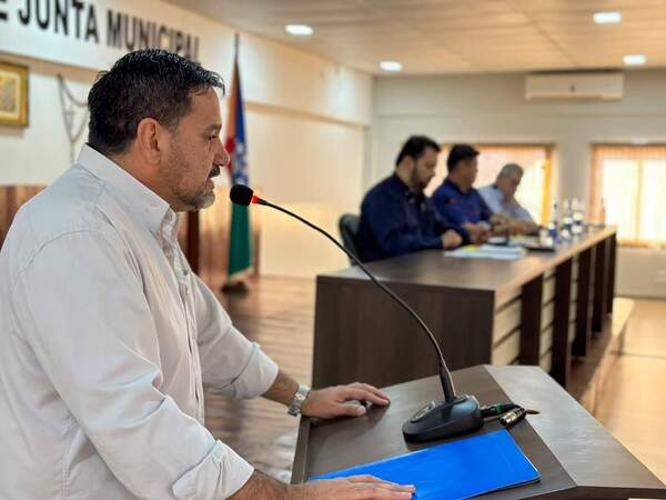 Familias afectadas por desalojo buscan soluciones en la Junta Municipal