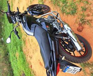 A punta de arma de fuego asaltan a un motociclista •