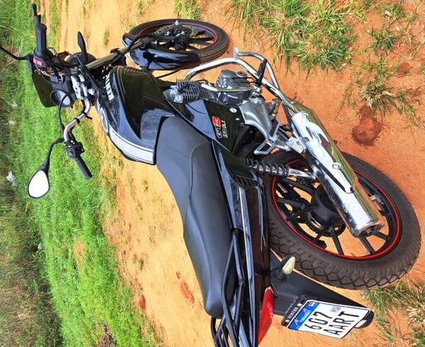 A punta de arma de fuego asaltan a un motociclista •