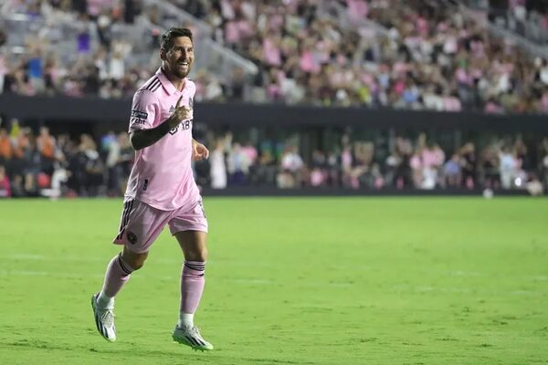 Vídeo: El doblete de Lionel Messi en la goleada de Inter Miami - Fútbol Internacional - ABC Color