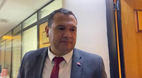 Diario HOY | Suspender extradición a EEUU: idea fue instalada por medios hostiles al cartismo, señalan