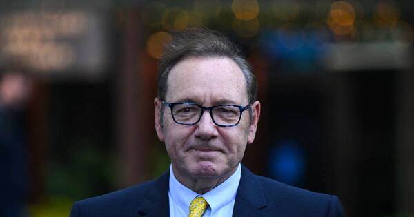 La Nación / Absuelven a Kevin Spacey de nueve cargos en Londres
