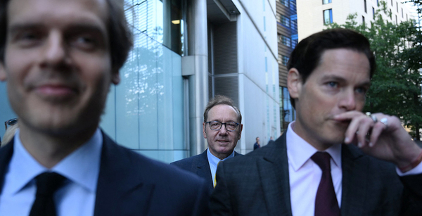 Diario HOY | El actor Kevin Spacey, absuelto de agresiones sexuales por un jurado en Londres