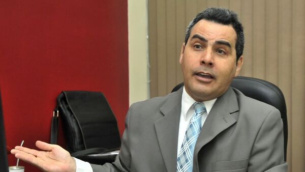 Kronawetter pide a Hernán Rivas dejar la presidencia del JEM