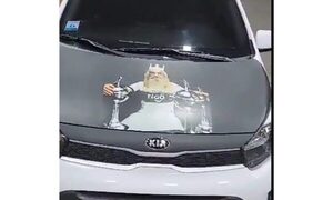 (VIDEO) Mirá la pinta del auto que llevará a “Super Pitín” a alentar a Olimpia en Rio