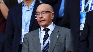 Versus / El dueño del Tottenham de la Premier League fue detenido en Nueva York
