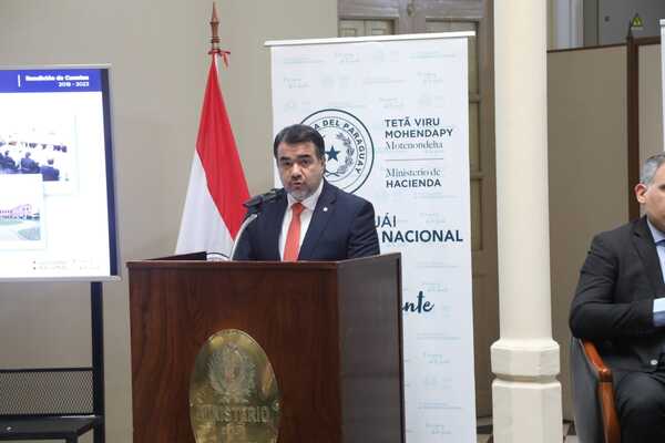 Hacienda anuncia que los proyectos de reformas estructurales sit煤an al Paraguay en un panorama econ贸mico favorable - Revista PLUS