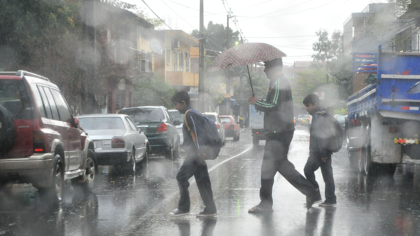 El Niño provocará intensas lluvias y fuerte calor, advierte Meteorología