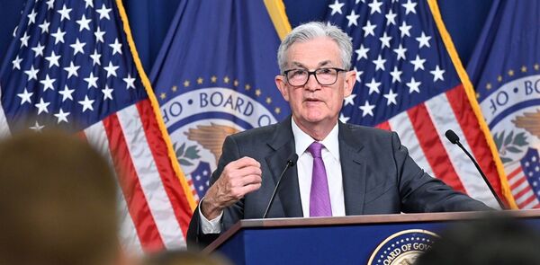 La Fed reanuda suba de tasa de inter茅s y llega al nivel m谩s alto en 22 a帽os: rango entre 5,25% y 5,50% - Revista PLUS