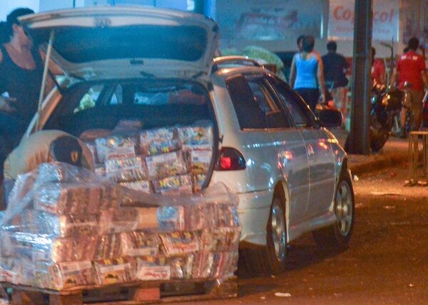 A falta de control, azúcar y demás entran al país y la cocaína sale para el mundo - La Tribuna