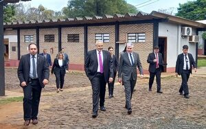 ¿De qué precariedades de la Fiscalía de CDE se interiorizó el embajador de USA? - ABC en el Este - ABC Color