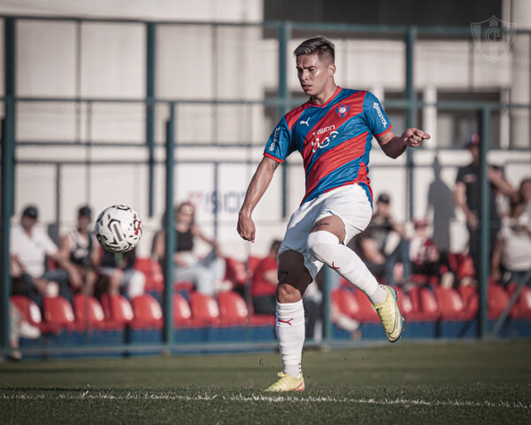 Versus / La emotiva historia de superación y recuperación de Luis Vargas en Cerro Porteño