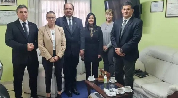 Fiscales de Ñeembucú se reunieron con sus pares de la Provincia de Formosa