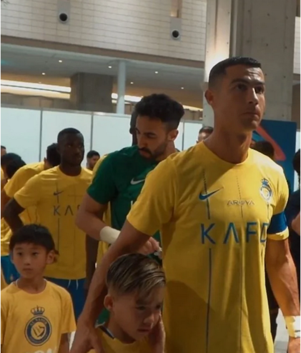 (VIDEO) Mini hincha no aguantó las lágrimas tras conocer a Cristiano Ronaldo
