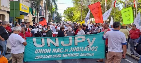 IPS arriesgó sus fondos para obtener préstamos - Política - ABC Color