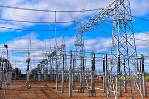 Itaipú cubrió el 88% de nuestro consumo de electricidad de este año - Economía - ABC Color
