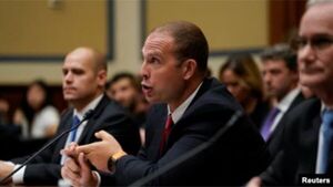 Expiloto de la Marina declaró bajo juramento que EEUU rescató restos "biológicos no humanos" de ovnis - Informatepy.com