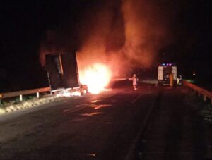 Transportadora sufre robo agravado por parte de grupo armado en Nueva Esperanza · Radio Monumental 1080 AM