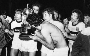 Versus / Hace 44 años Olimpia levantaba su primera Libertadores en la Bombonera 