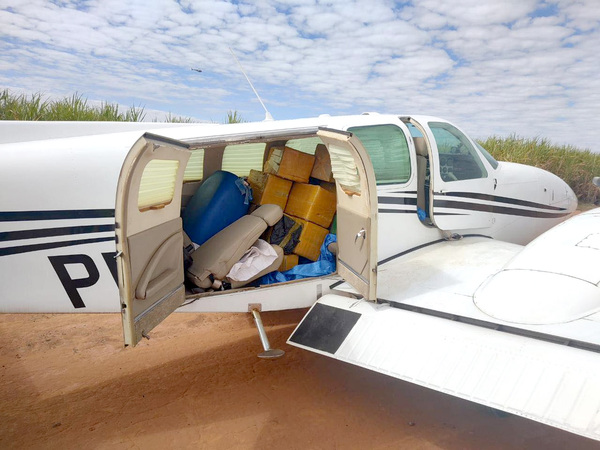 Fuerza aérea brasilera intercepta avioneta paraguaya que transportaba 400 kilos de cocaína - La Clave