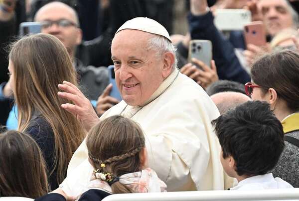 Encuentros con jóvenes y rezo por la paz, ejes del próximo viaje de Francisco a Portugal - .::Agencia IP::.