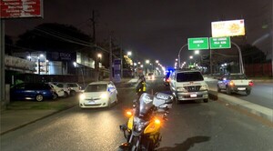 Vendedor ambulante muere tras ser arrollado por un automóvil - trece