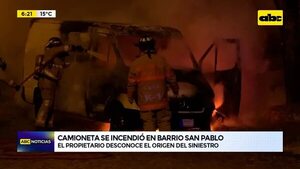 Video: Camioneta se incendió en barrio San Pablo  - ABC Noticias - ABC Color