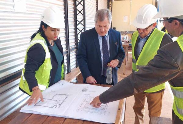 Ministro Eugenio Jiménez verificó avances de obra en Central