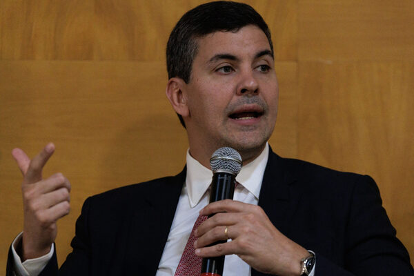 Santiago Peña pretende construir hidroeléctricas e impulsar la energía solar - MarketData