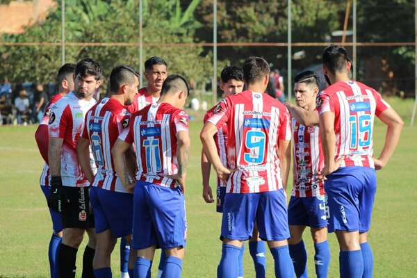 Versus / Corrales de Ciudad Del Este anda con paso perfecto en el Nacional B