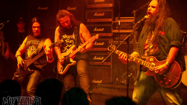 Sonido poderoso: la banda Mythika mantiene viva la llama del heavy metal