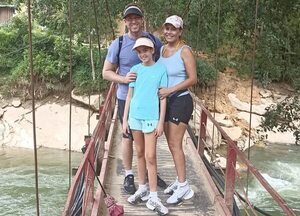 La exmodelo Sandra Michelón y su familia, de vacaciones en Vietnam - Gente - ABC Color