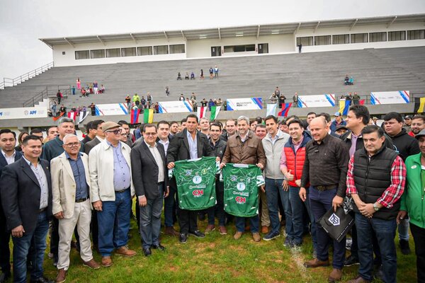 Caaguazú inaugura primera etapa de su nuevo estadio, aspirando atraer grandes espectáculos deportivos - .::Agencia IP::.