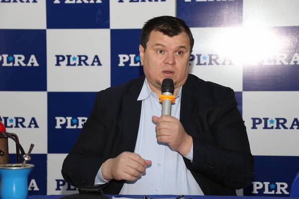 Dionisio Amarilla:'La nueva generación del partido pide cancha'