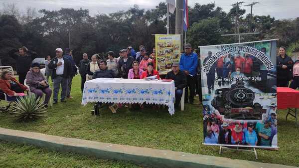 Manifestantes reclaman asistencia y denuncian sup. irregularidades en la entrega de víveres de la EBY