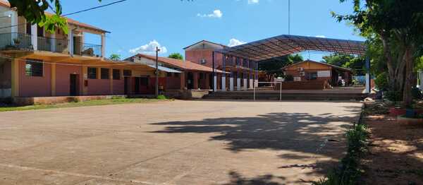 Colegio adelanta su horario de entrada por precaución ante amenaza de adictos