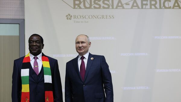 Diario HOY | Putin regala un helicóptero al presidente de Zimbabue