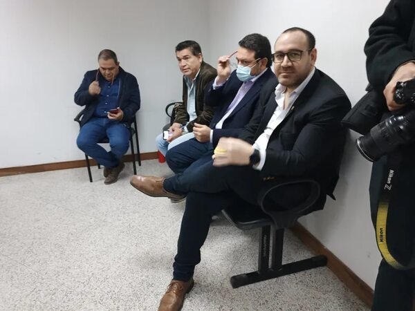 Caso Conajzar: Fiscalía se allana a sobreseimiento provisional de las exautoridades - Economía - ABC Color