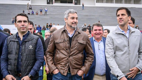 Abdo destaca traspaso de mando con Peña "como nunca se hizo en la democracia"