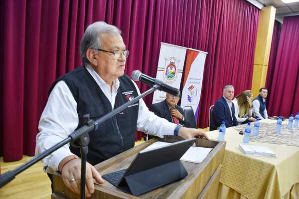 JUSTICIA ELECTORAL ENTREGA DE RECONOCIMIENTO A ALUMNOS DE INSTITUCIONES EDUCATIVAS DE ENCARNACIÓN