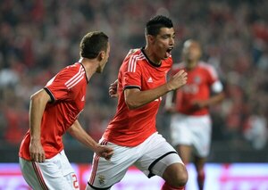 Versus / Benfica aprovechó la fiebre de Barbie y Oppenheimer con "Tacuara" como protagonista